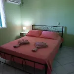 Private , 5 Min Drive From The 别墅 米尼亚