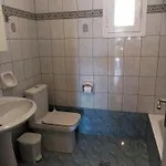 Private , 5 Min Drive From The Villa Minia