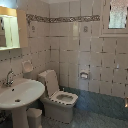Private , 5 Min Drive From The Villa Minia