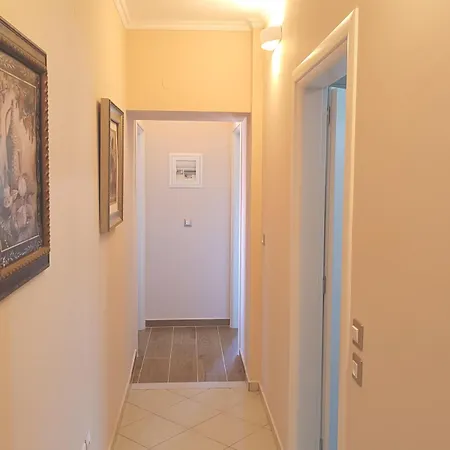 Private , 5 Min Drive From The Villa Minia