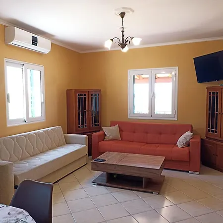 Villa Private , 5 Min Drive From The