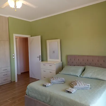 Private , 5 Min Drive From The Villa Minia