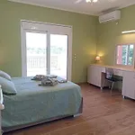 Private , 5 Min Drive From The